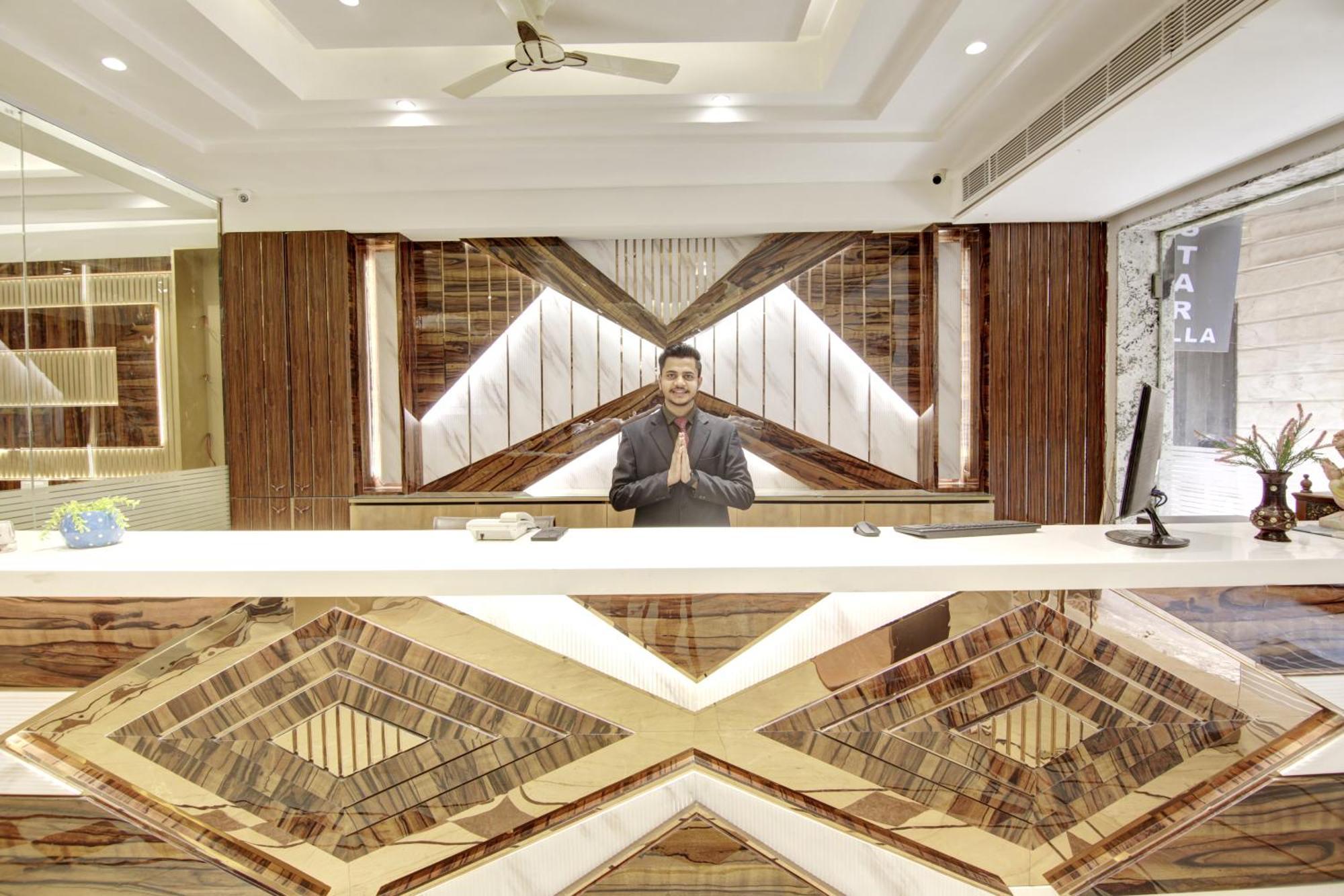 Hotel Star Villa - Front Of New Delhi Railway Station & 5 Minute From Connaught Place Exteriör bild