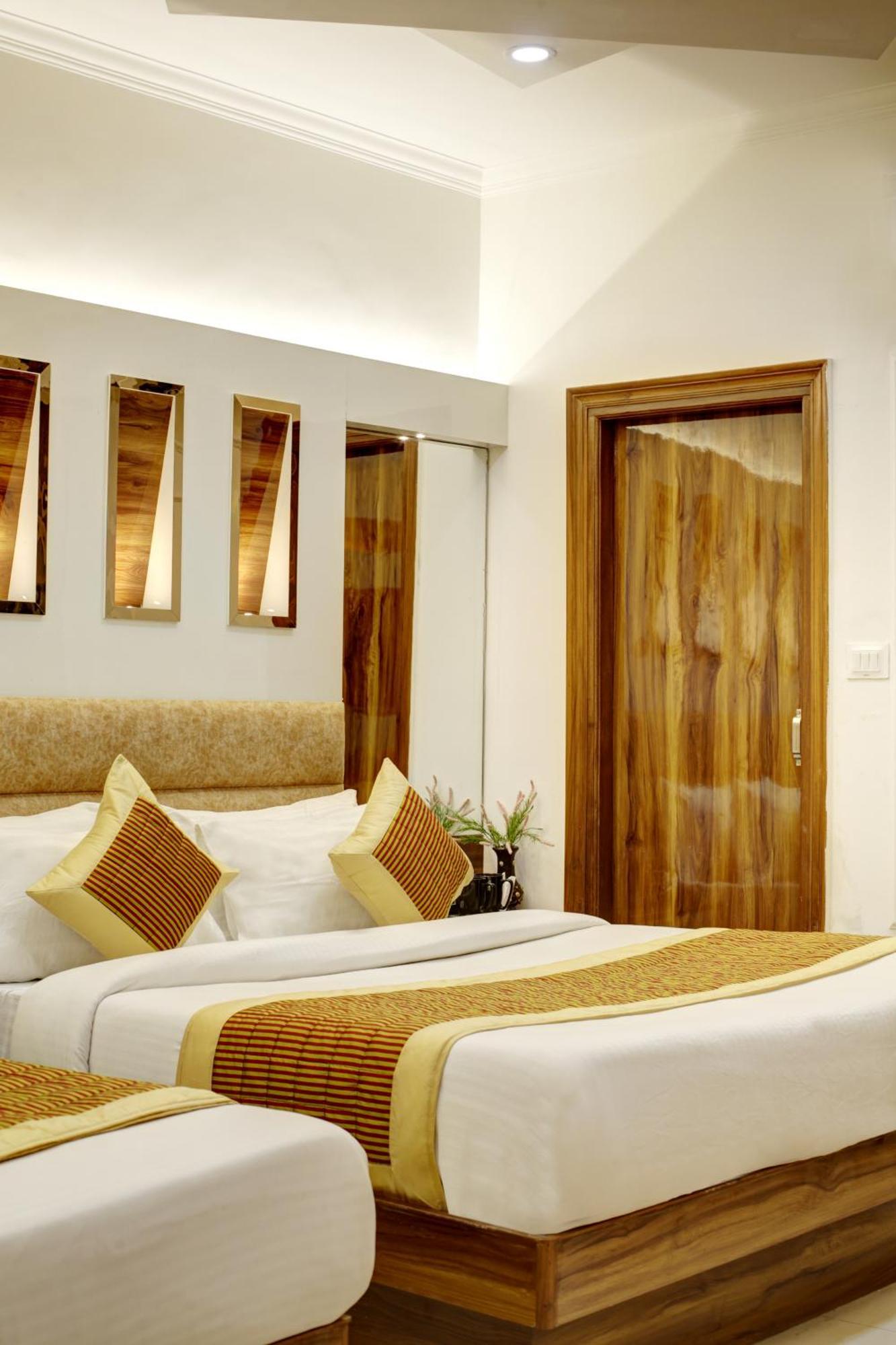 Hotel Star Villa - Front Of New Delhi Railway Station & 5 Minute From Connaught Place Exteriör bild