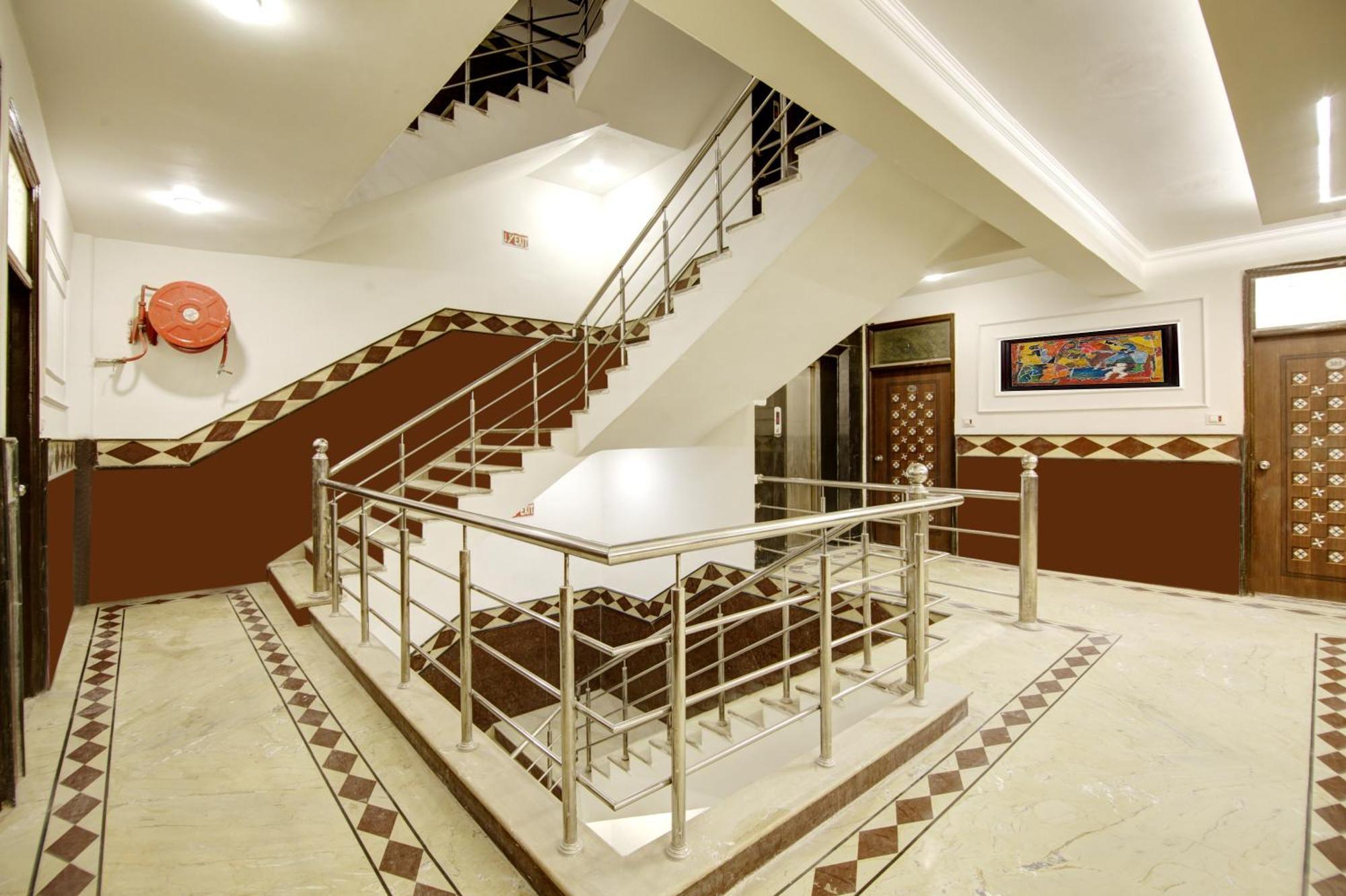 Hotel Star Villa - Front Of New Delhi Railway Station & 5 Minute From Connaught Place Exteriör bild